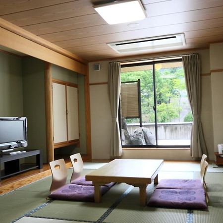 Ishiuchi Yungparunas Hotell Minamiuonuma Exteriör bild