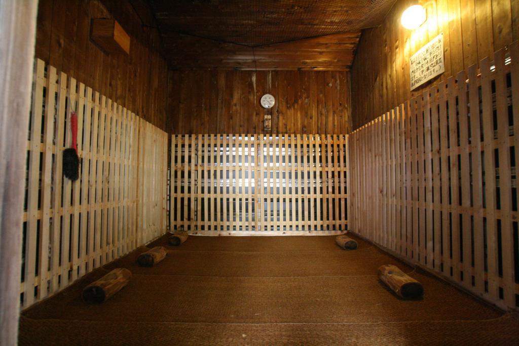 Ishiuchi Yungparunas Hotell Minamiuonuma Exteriör bild
