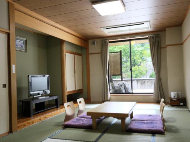 Ishiuchi Yungparunas Hotell Minamiuonuma Exteriör bild